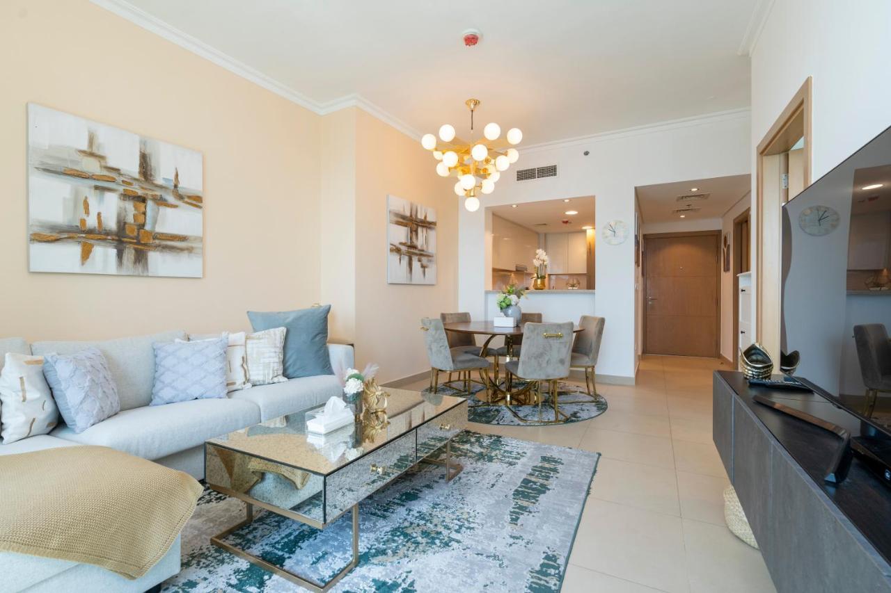 Prestige Living 1Br With Full Burj Khalifa View By Auberge ดูไบ ภายนอก รูปภาพ