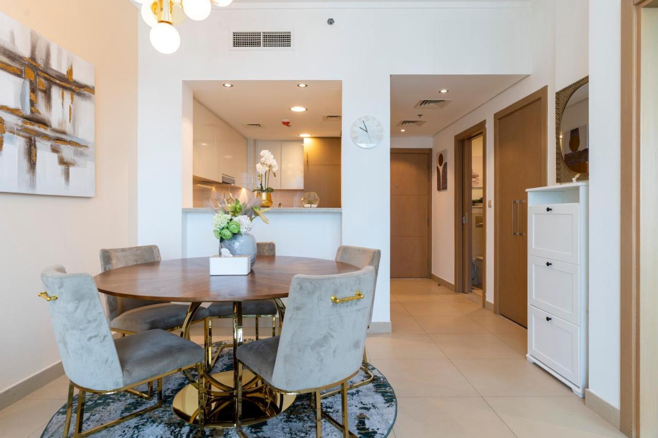 Prestige Living 1Br With Full Burj Khalifa View By Auberge ดูไบ ภายนอก รูปภาพ